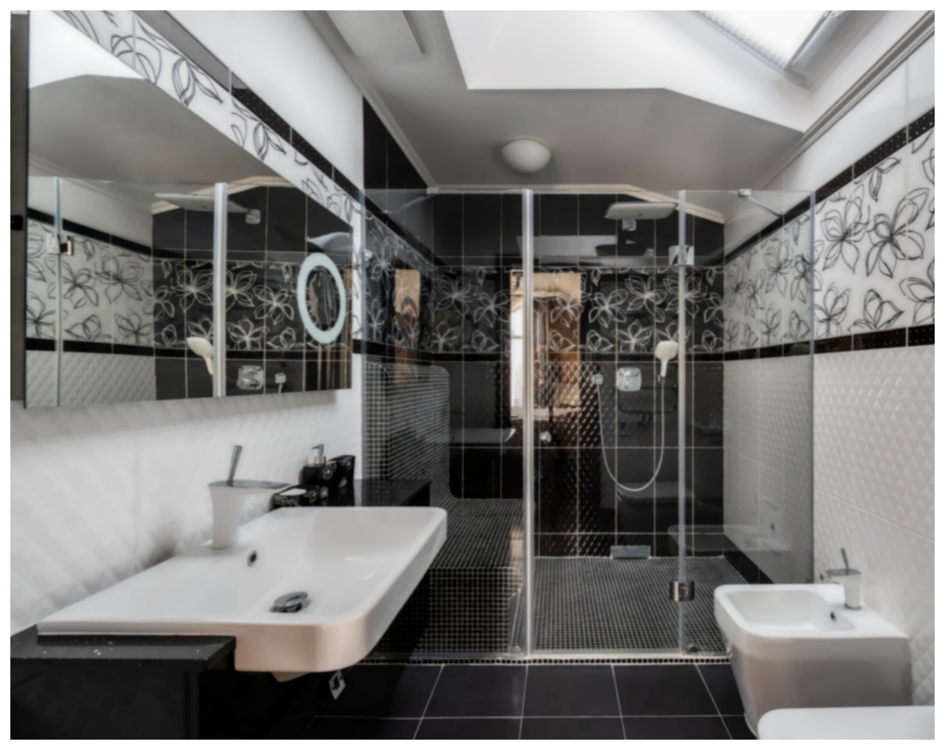 Banheiro com decoração preta: dicas fundamentais